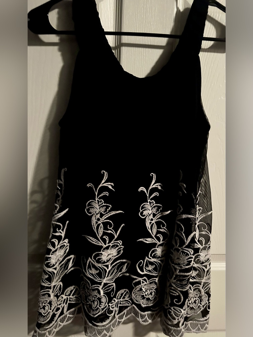 Alfani black and white floral embroidered overlayed blouse
